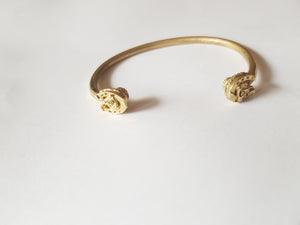 Horseshoe and horse heads bangle