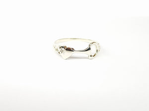 White 9ct gold Valentine's day snaffle ring - Ring - GoldSnaffle