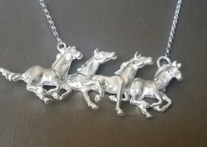 Galloping 4horses necklace - Necklace - GoldSnaffle