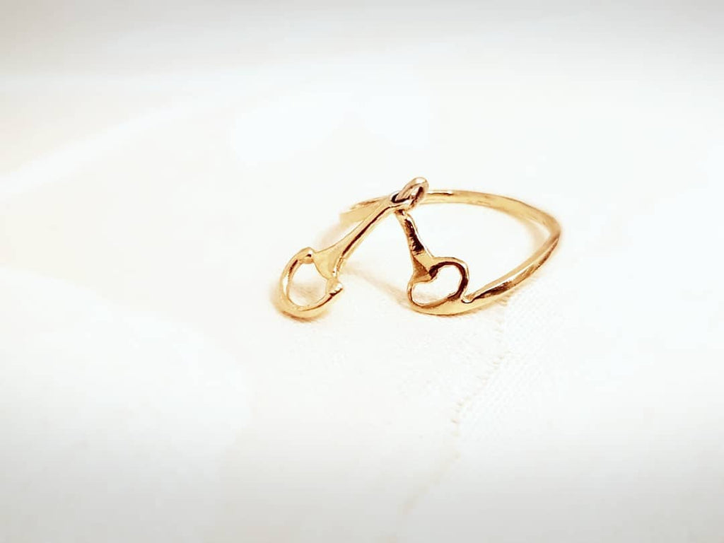 Beautiful 9ct yellow gold snaffle charm ring - Ring - GoldSnaffle